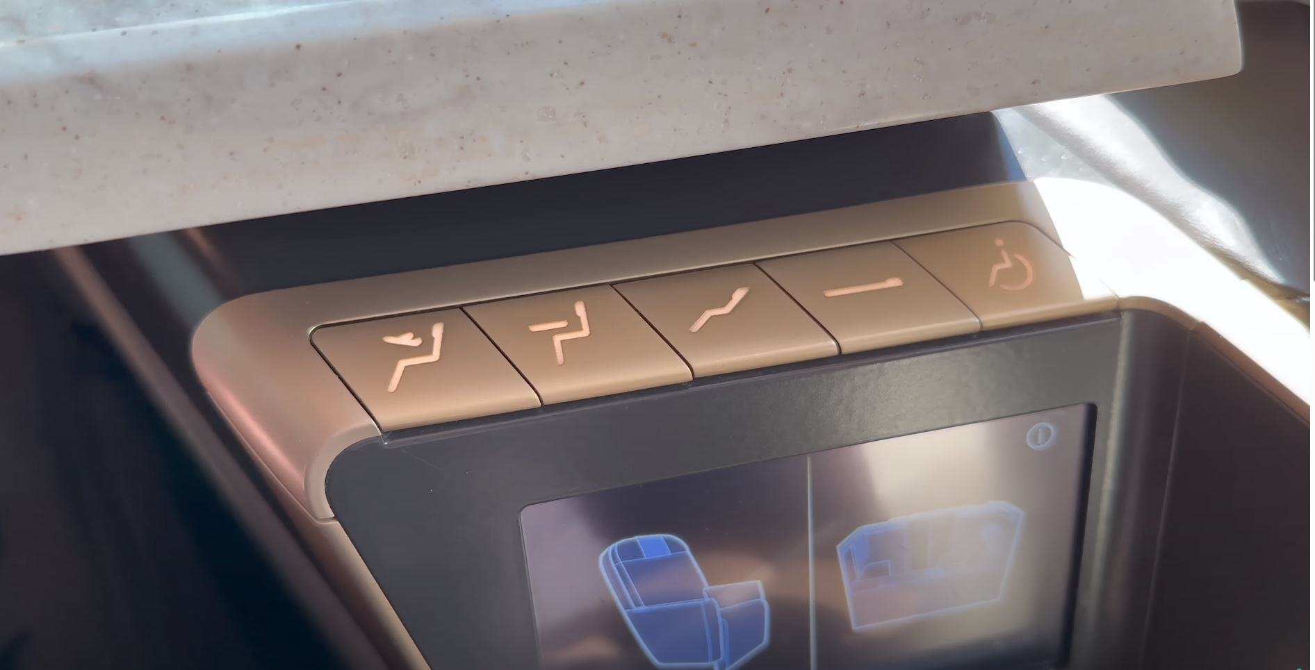 FIRST CLASS SEAT CONTROLS