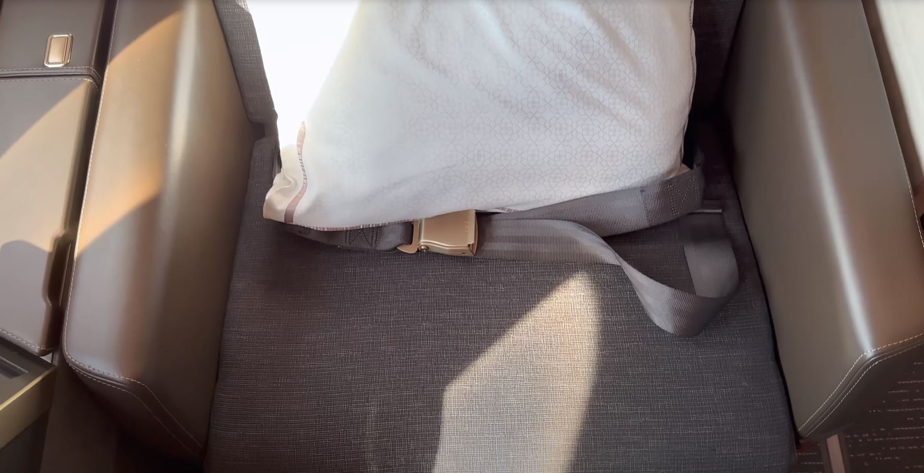 FIRST CLASS SEAT 2